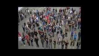 preview picture of video 'Flash mob Juin 2013 Collège Saint Robert Merville'