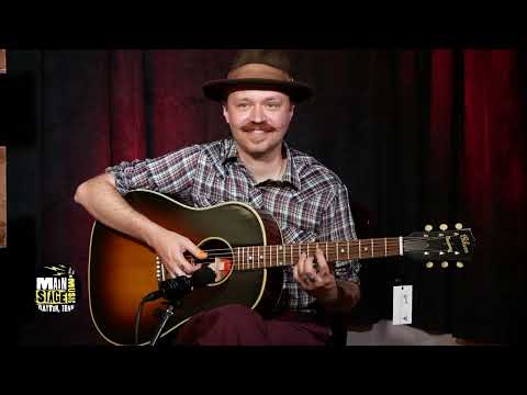 Lon Demoing the Gibson 1942 Banner J-45 in Vintage Sunburst