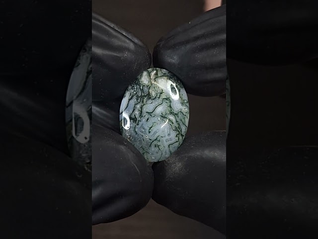 حجر عقيق طحلبي مشجر طبيعي