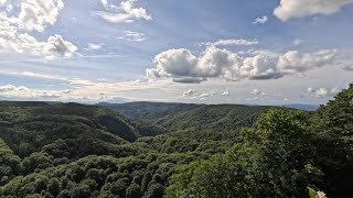 八甲田は山の中。遠くまで見渡せた。