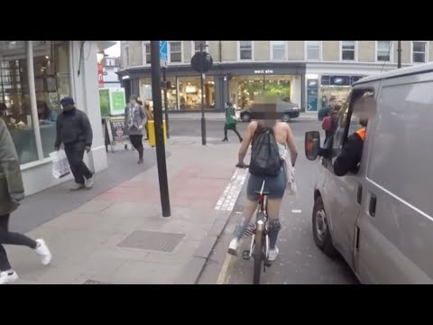 Un homme en voiture se comporte mal avec la cycliste. Sa réaction ? Bien fait pour lui !