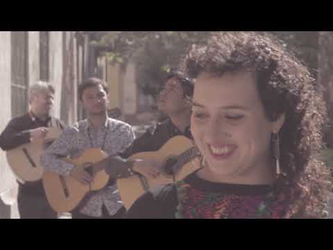 De Patienquincha - Juguete de amor / Canción tradicional