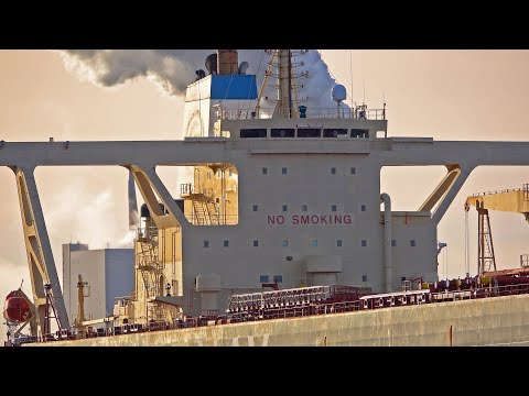 EMPTY SUPERTANKER "HOJO" LEAVES THE PORT OF ROTTERDAM - 4K SHIPSPOTTING FEBRUARY 2023