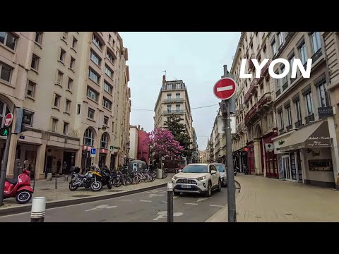 Walking tour in Lyon, France 🇫🇷 4K HDR