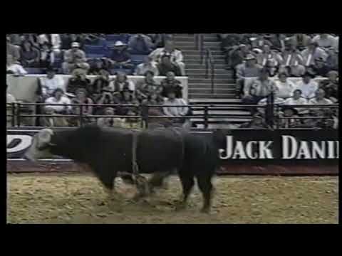 Dillinger bucks Ty Murray - 00 PBR Columbus, GA