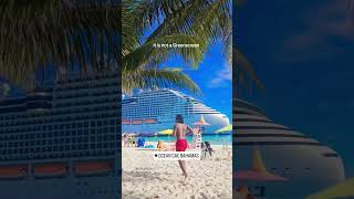 it' not a green screen it's msc marine reserve in Bahamas islands with msc friend travel with Davian