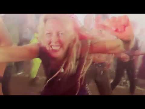 VooV Experience festival crazy stage party end - Nikki S
