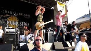 Hit The Lights - Stay Out (Warped Tour 09)