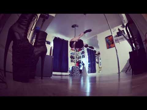 Pole dance combo = reverse Ayesha to leg switch