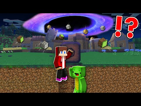 Epic GIANT BLACK HOLE vs JJ and Mikey Doomsday Bunker  - Minecraft (Maizen)