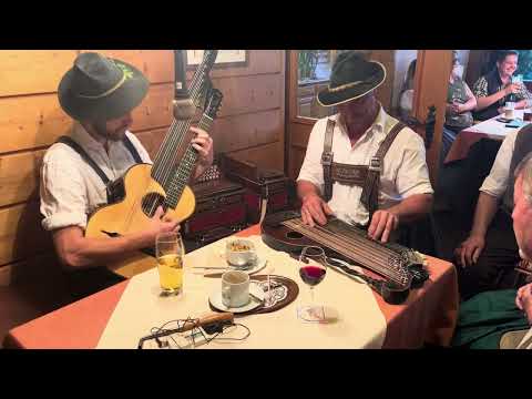 Berggasthof Gerstreit in der Gaststube am 5.November „der dritte Mann“ mit Öttl Franz.