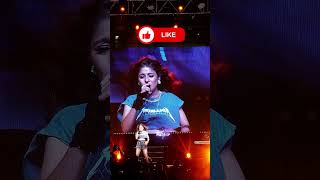 Download lagu Sajana ji Vari Vari: Sunidhi Chauhan's live concert mp3