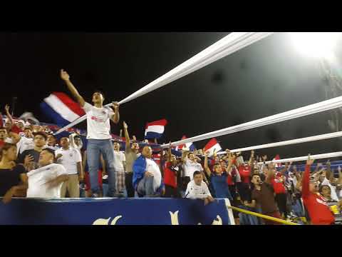 "Yo solo quiero" Barra: La Ultra Fiel • Club: Club Deportivo Olimpia • País: Honduras