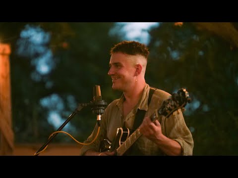 Medium Build - Yellow House Session (Full)