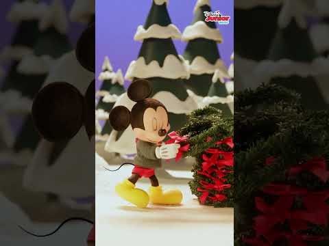 もうすぐクリスマスですが、#MickeySavesChristmas がやってきました！#ミッキーセーブクリスマス#ショートパンツ (Christmas is nearly here, but #MickeySavesChristmas has arrived! #Shorts)