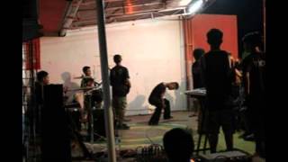 DISTURBED DISEASE - WANITA BERCADAR.