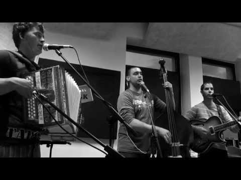 Ansambel BLISK - EN POLJUB (Coto, Jan Plestenjak in Modrijani)