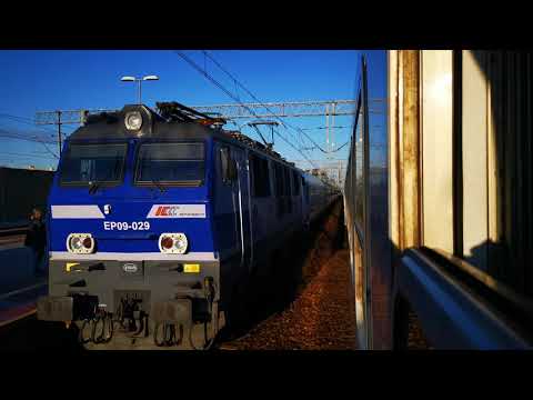 EP09-029 PKP Intercity na stacji Żyrardów