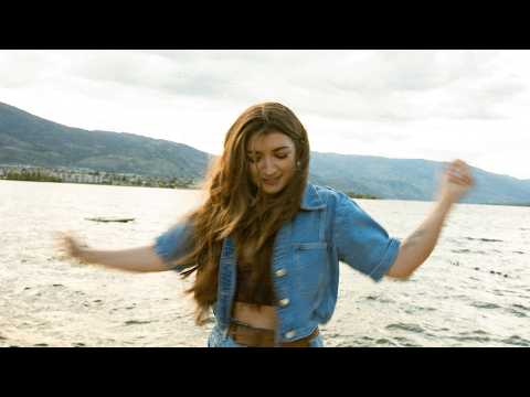 Sunshines Free - Tenille Townes