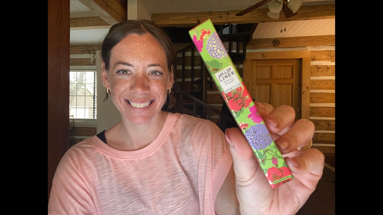 Try on of pH Lip Liner!