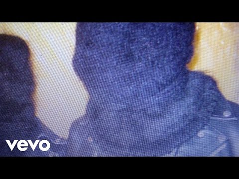 Crystal Castles - Fleece