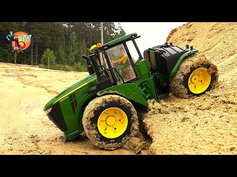 BRUDER RC TRACTOR John Deere 9620 Mudding. | Green tractor