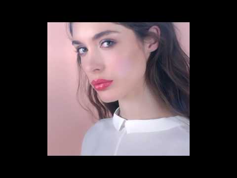 Lūpų blizgis Sensai Total Lūpų blizgis In Colours 02 Akebono Raudona 4,5ml video