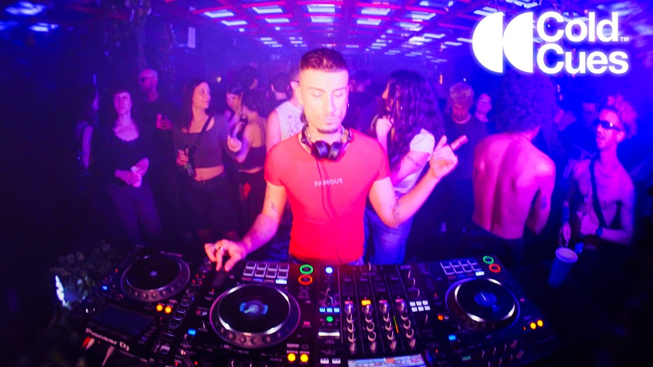 Sexy Progressive House DJ Set at a Club Party in Madrid | ALPUTO