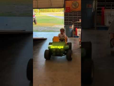 El pequeño piloto que estacionó como un profesional 🚜