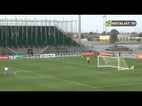 Gol de Cristian Villagra para el Metallist