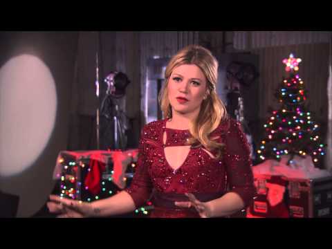 Kelly Clarkson's 'Blake Shelton's Not So Family Christmas' Interview