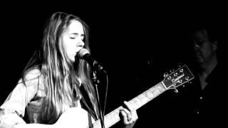 Hannah Robinson covers &#39;Wade in the water&#39; by Eva Cassidy