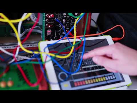 Synthrotek Roboto vs TR 808 Clone