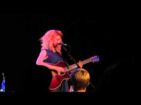 Favorite Hello - Tori Kelly (Live in Nashville)