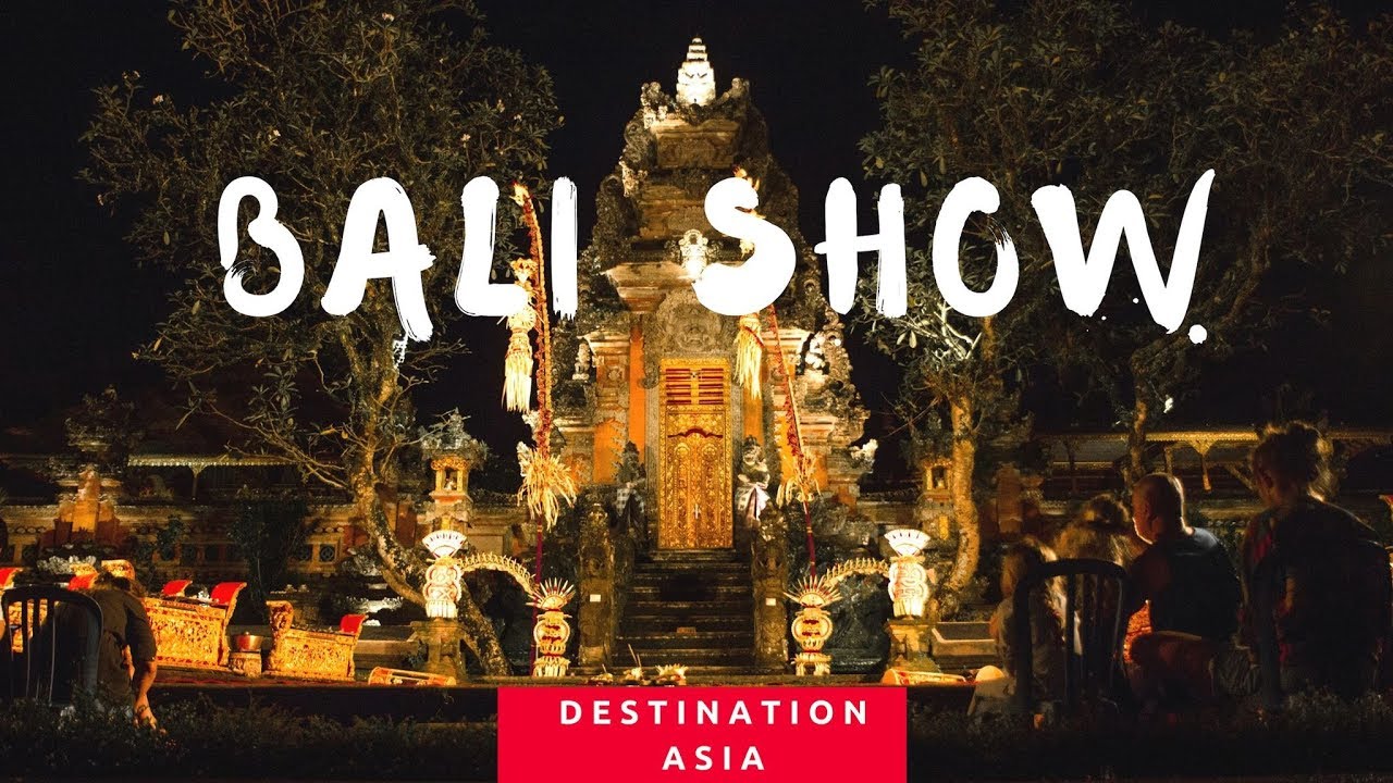 Balinese traditional performance at Pura Taman Saraswati.