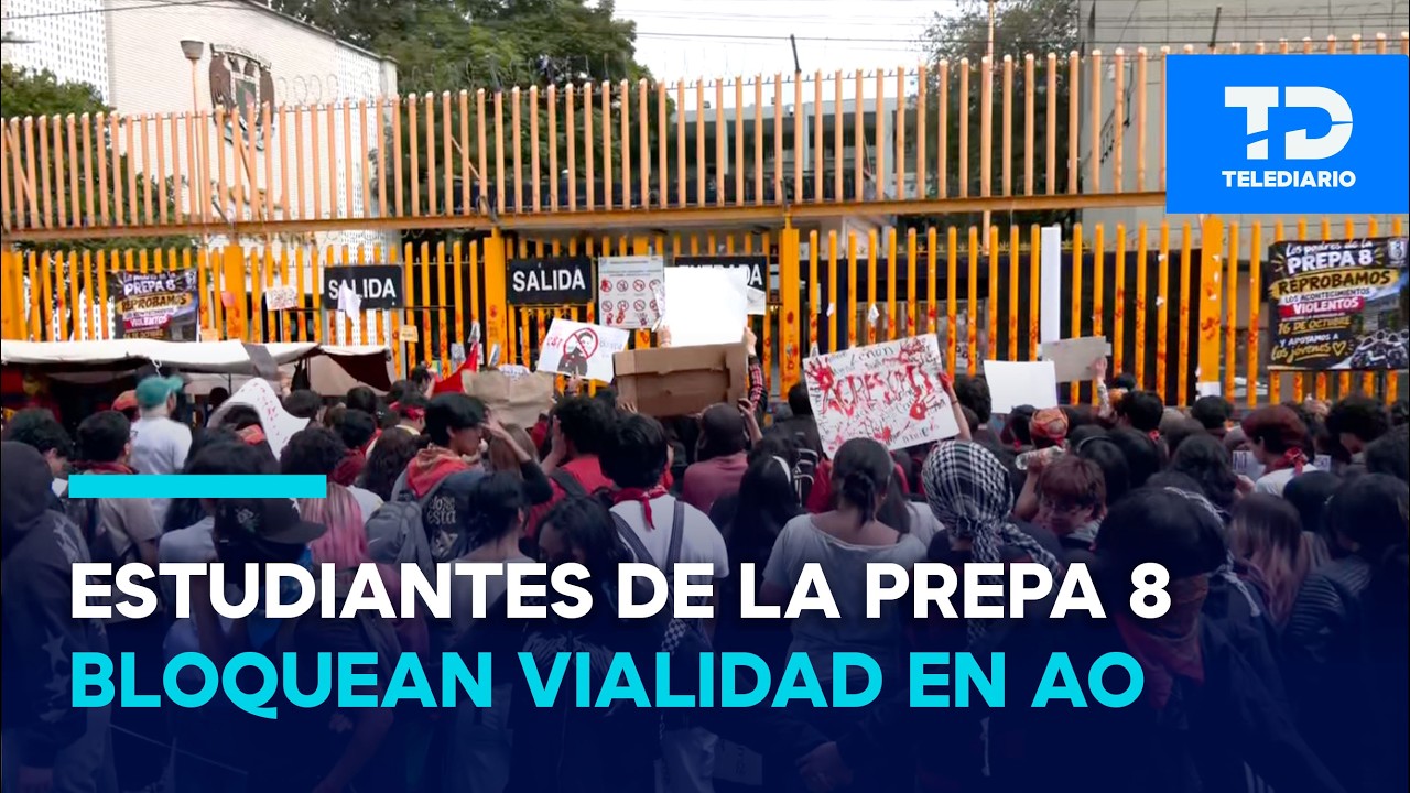 Estudiantes Prepa 8 bloquean Periférico Sur y Barranca del Muerto; acusan acoso sexual de profesor