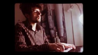 James Allen-Walking in the pouring rain(walking in a big dream on)