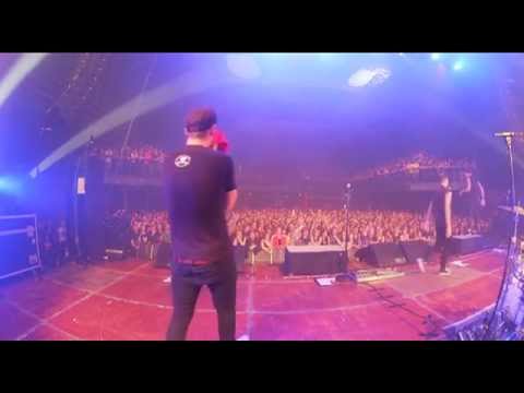 DONOTS Vlog: Bremen Pier2 2015 (w/ Rise Against & Man With a Mission)