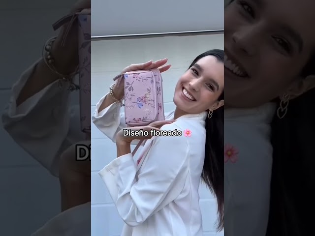 Vídeo relacionado con Roffatide Anime Cardcaptor Sakura Carteras para Mujeres y niñas Cartera Larga de imitación de Cuero Rosa Monedero de Mujer Rosa B