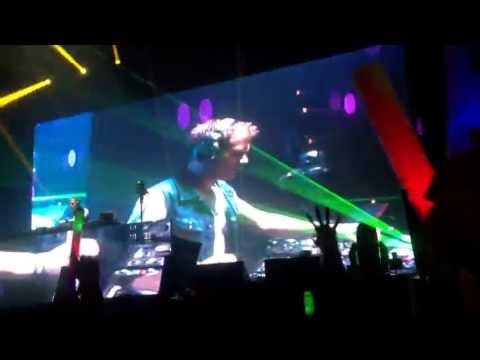 Martin Roth & Alex Bartlett  vs  Ummet Ozcan  vs  Cosmic Gate - Off The Firewire Box