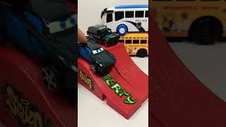 Download lagu WATCH OUT! POLICE CAR Chasing SPEED CARS 🚓💨 mp3