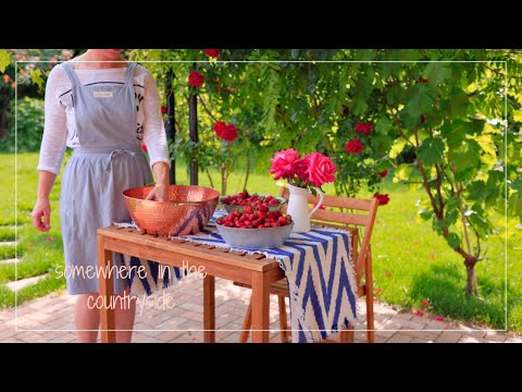 Freshly baked bread, butter and strawberry jam | Life in the countryside