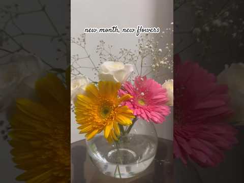 Fresh flowers 🤩 #flowerarrangement #youtubeshorts #shorts