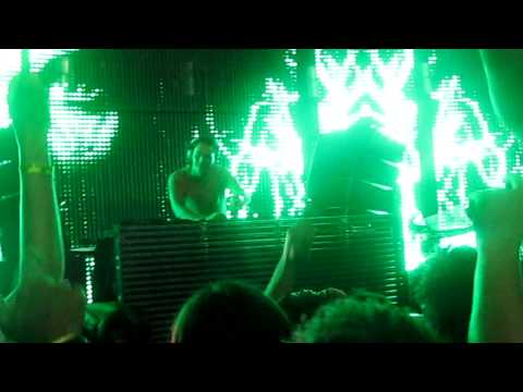 Tiesto Live: Editors - Papillon (Tiesto Remix) Part 1 @ BoMA in Columbus, OH