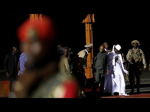 غامبيا الرئيس السابق يحيى جامع يغادر بلاده بعد 22 عاماً من الحكم