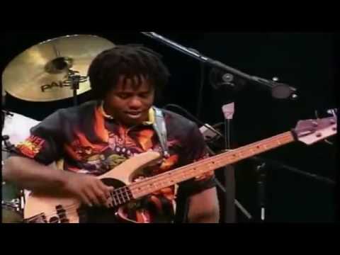 You can't hold no groove - VICTOR WOOTEN