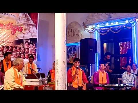 Anchor Karan Thakkar at Babulnath Bhajan Sandhya on 12th August 2016