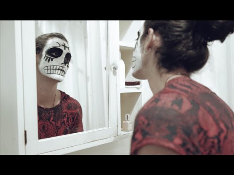 Los Románticos de Zacatecas - Un Cajón Para Dos (Official Music Video)