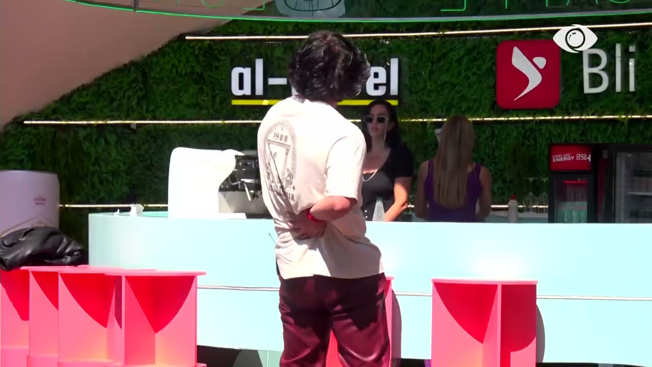 Thikë pas shpine/ Mal ironizon Shëndritin për nominimin