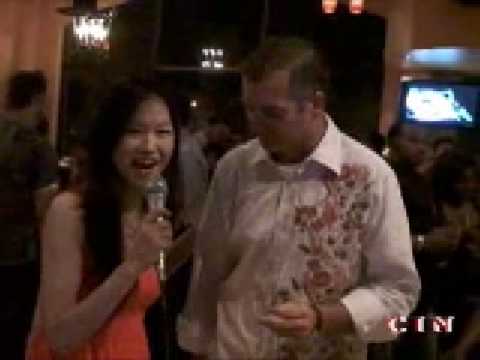 Yi travels to Cafe Sito